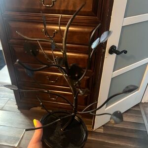 Elegant Black Metal Leaf Tree earring holder